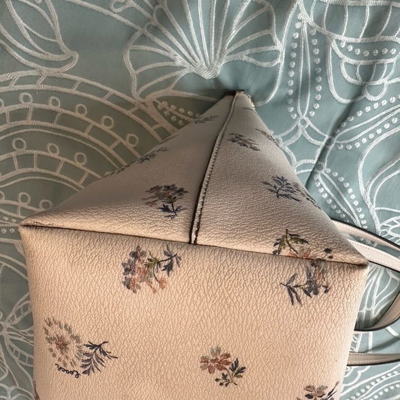 Coach Floral Tote Bag - Picture 4 of 8